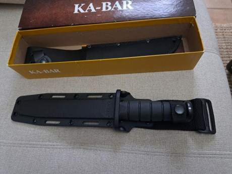 Vendo en estado de nuevo (ver fotos) cuchillo KA BAR full size black KB1213 ,con funda KA BAR rígida a 11