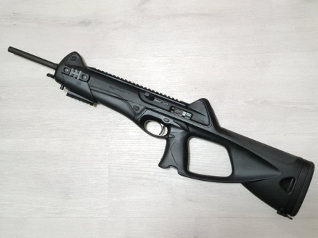 Por no darle uso, pongo a la venta mi Beretta CX4 Storm, del 9 pb, la versión que usa cargadores de la 01