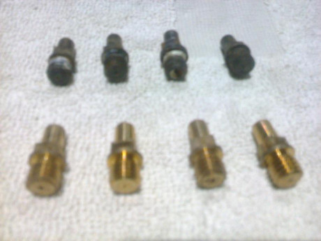 Vendo moldes para rifles calibre .45, proyectiles ojivales de 475 y 500 greins , Lyman 457121 y Hensel. 02