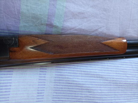 Se vende superpuesta Browning B25 game gun calibre 12, cañones de 70cm tres y una estrella,selector de 30