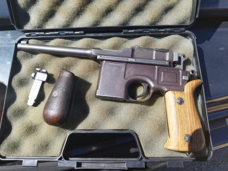 Compañero de club vende Pistola Mauser 7.65/

REBAJADA 1500€.  
Saludos. 01