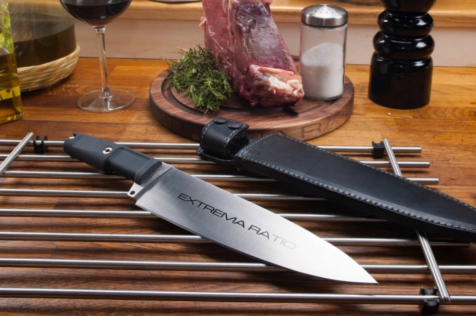 imagen de Un cuchillo táctico Extrema Ratio, en tu cocina