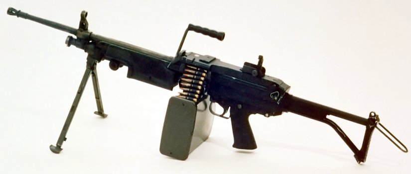 armas legendarias ametralladora hk 21