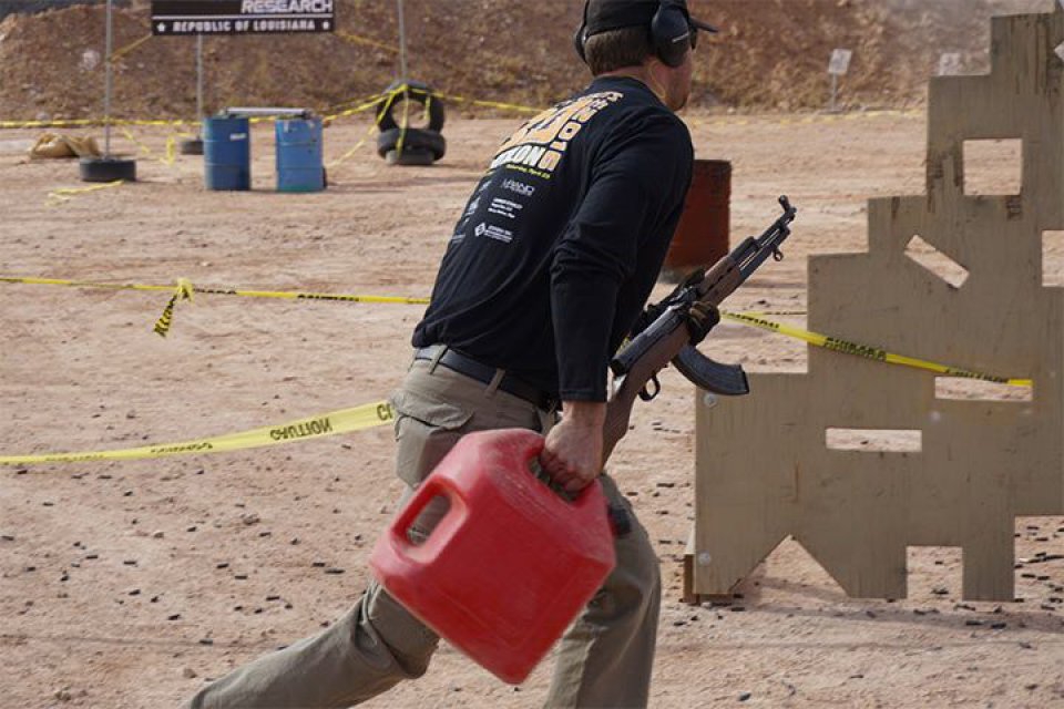 imagen de Oktubre Rojo: el mayor despliegue de Kalashnikov que verás en mucho tiempo