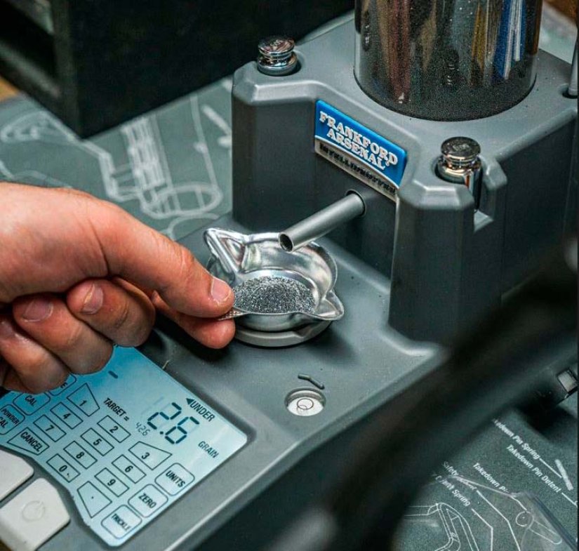 Dosificador Digital INTELLIDROPPER Frankford Arsenal recarga.jpg