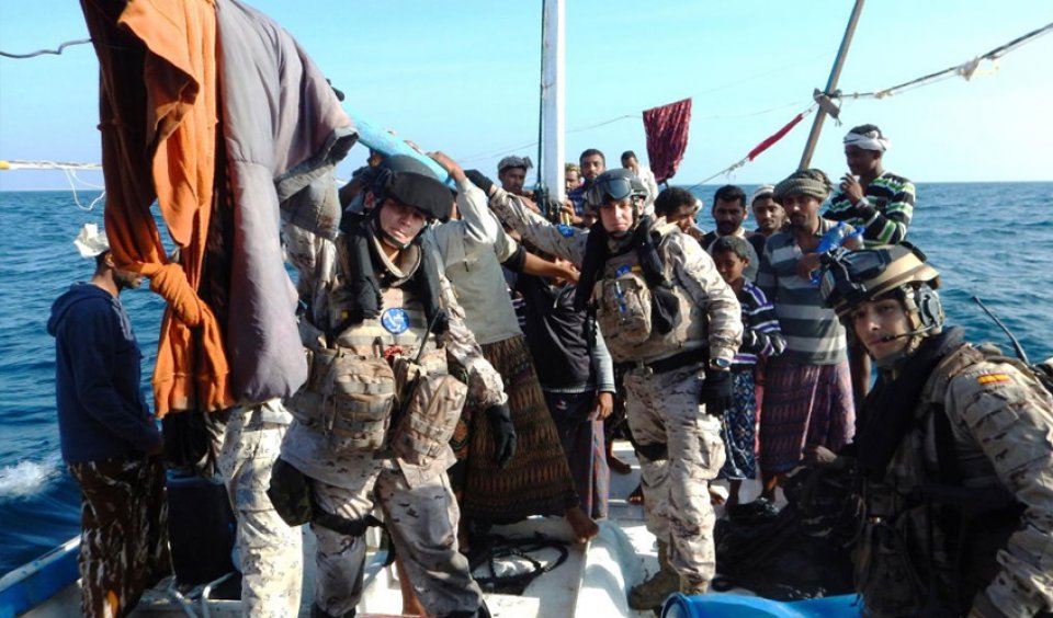 imagen de El patrullero ‘Rayo’ auxilia a pescadores en aguas de Somalia