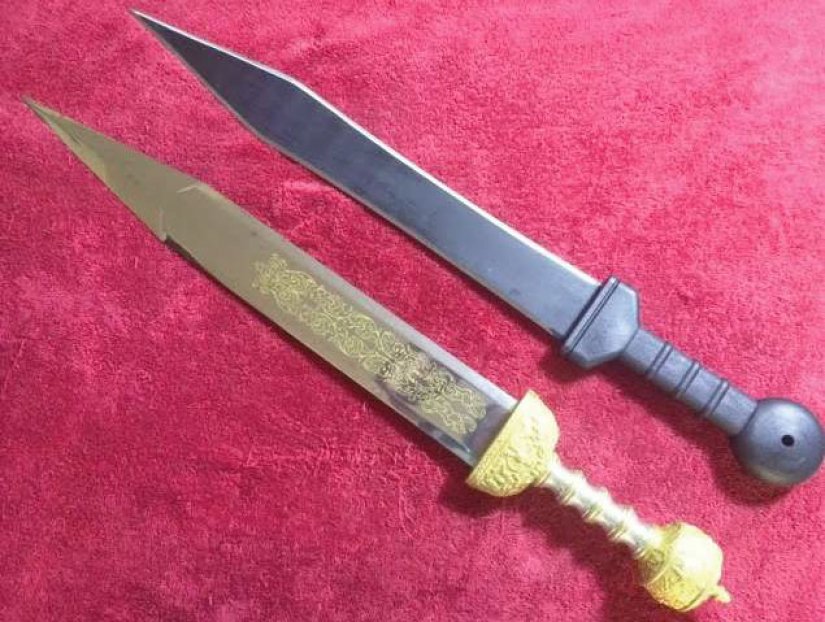 Gladius Fulham vs. Gladius Cold Steel
