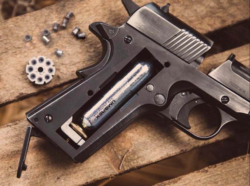 Pistola co2 sin licencia.jpg