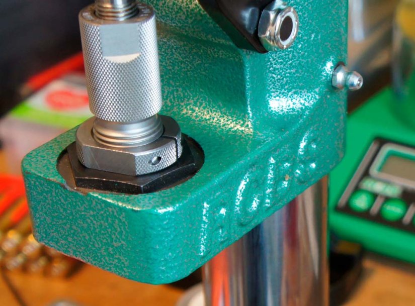 prensa rcbs con bushing.jpg