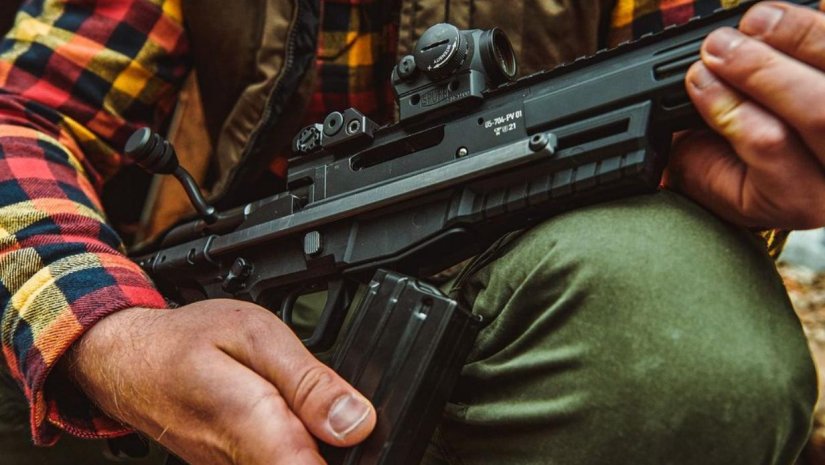 Rifle compacto de cerrojo CZ trail 600 calibre 300 blk