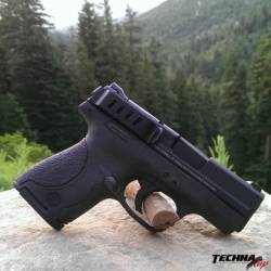 imagen de Techna Clip crea un práctico clip para el porte oculto de la pistola Smith y Wesson Shield