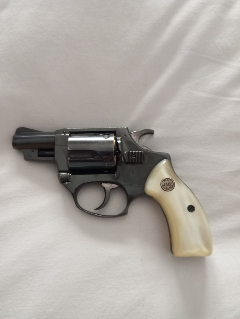 Imagen Revolver