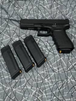 Imagen Se vende Glock-21 Gen3 con 4 Cargadores
