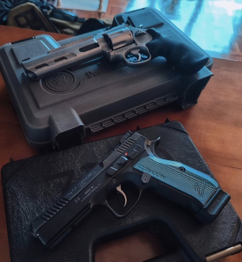 Imagen Combo CZ Shadow 2 + Smith Wesson 686