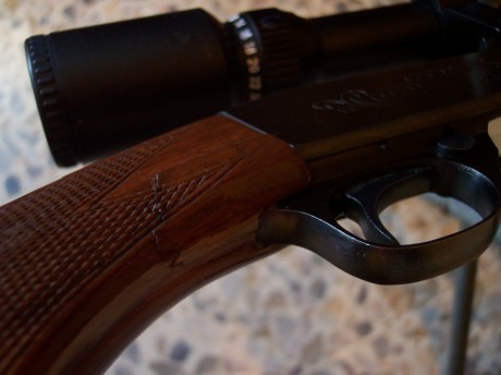 Hola a todos!

Hace un tiempo compre de 2º mano una carabina norinco JW-20, semiautomatica y desmontable.
El 21