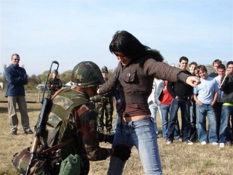 Bueno, como parece ser que mis avatares han causado sensacion y a la vez provocan en los hilos que no 30