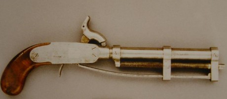 En otro hilo me he referido al mosquete de la infantería española como arma esencialmente de mecha. Desde 10