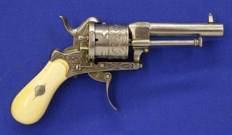 Voy a colocar unas fotos de un arma larga alemana de llave de mecha del siglo XVI. 120