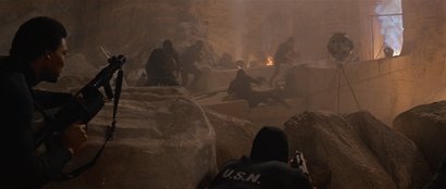 Compañeros,

En vista de las ganas de algunos (Elcafe, Wilcow, Vrakk, etc) por adivinar armas de películas 30