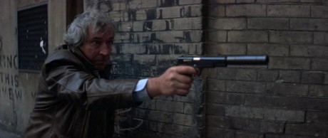 Compañeros,

En vista de las ganas de algunos (Elcafe, Wilcow, Vrakk, etc) por adivinar armas de películas 00