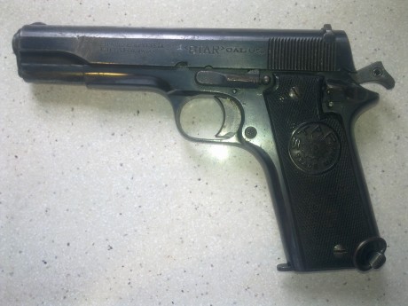 Quisiera confirmar si esta pistola Star es la modelo 1922. descrición:
-Lateral derecho:
No presenta marcaje 01