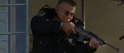 Compañeros,

En vista de las ganas de algunos (Elcafe, Wilcow, Vrakk, etc) por adivinar armas de películas 100