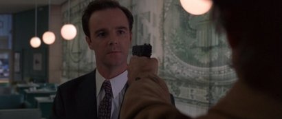Compañeros,

En vista de las ganas de algunos (Elcafe, Wilcow, Vrakk, etc) por adivinar armas de películas 170