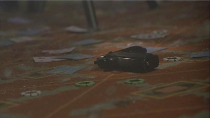 Compañeros,

En vista de las ganas de algunos (Elcafe, Wilcow, Vrakk, etc) por adivinar armas de películas 30
