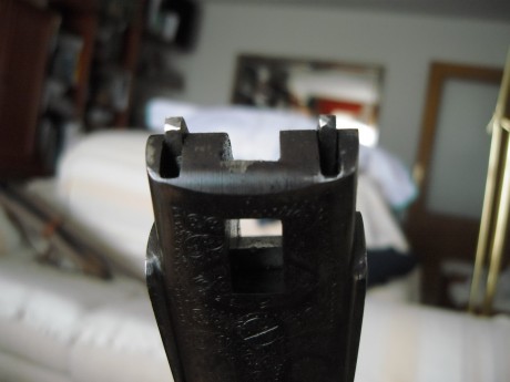 Es cierto que en la tornillería se ve que le han metido mano; es cierto que los muelles de percusión no 42