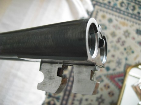 Es cierto que en la tornillería se ve que le han metido mano; es cierto que los muelles de percusión no 70