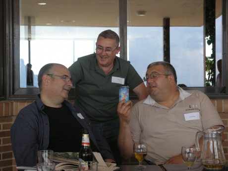 Estimados usuarios, 

Nos complace un año más, convocar en Valencia la reunión anual de usuarios de armas.es., 02