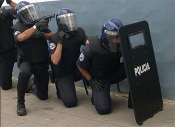 Hola forero-tiradores:

Me comentaban en el campo de tiro que la Desert Eagle es la única pistola efectiva 00