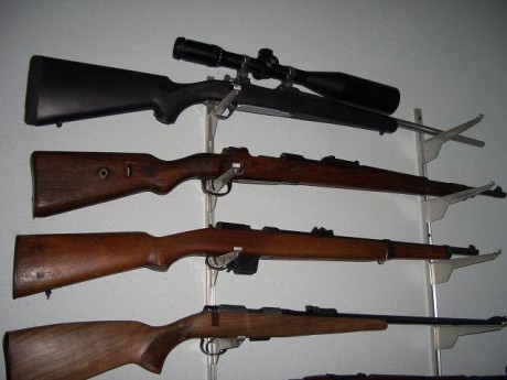 A que distancia se coloca el visor en un rifle para no saltarse uno el ojo, necesito alguna referencia 100