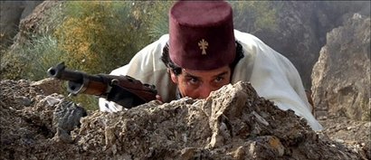 Compañeros,

En vista de las ganas de algunos (Elcafe, Wilcow, Vrakk, etc) por adivinar armas de películas 80
