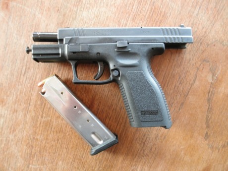 Hola.
Este mes en la revista ARMAS sacan un amplio reportaje sobre las pistolas croatas HS,en EEUU se 161