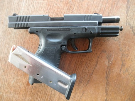 Hola.
Este mes en la revista ARMAS sacan un amplio reportaje sobre las pistolas croatas HS,en EEUU se 160