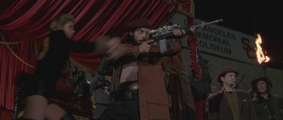 Compañeros,

En vista de las ganas de algunos (Elcafe, Wilcow, Vrakk, etc) por adivinar armas de películas 60