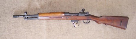 A ver que os parece esto, un FR8 convertido al .45 ACP, le valen los cargadores de 911, lo he visto en 00