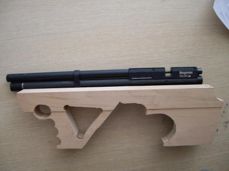 Bueno, mas pequeño imposible, marauder pistol convertida en bullpup de 45 cm.
dejo foto, proximamente 00