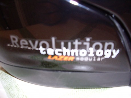 Por haber vendido la moto, vendo casco integral marca LAZER, seminuevo, mascarilla sin usar, prácticamente 01