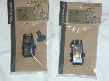 Vendo este juego de alza y punto de mira abatibles de la marca Magpul, por 110 euros con los gastos de 00