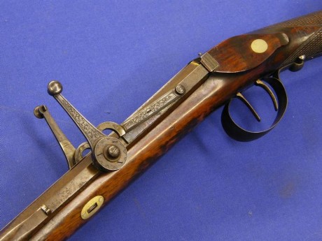Voy a colocar unas fotos de un arma larga alemana de llave de mecha del siglo XVI. 130