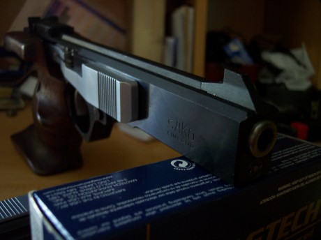 Yo siempre he dicho que mas vale tarde que nunca, y por el susto que me dio la camara...se han retrasado 00