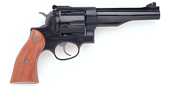 un saludo a todos hoy os presento el revolver ruger redhawk .44MAG este revolver es babtante potente a 10