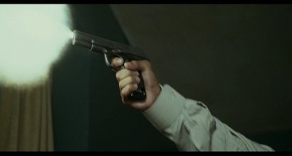 Compañeros,

En vista de las ganas de algunos (Elcafe, Wilcow, Vrakk, etc) por adivinar armas de películas 10