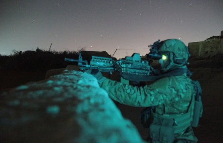Cascos del ejército estadounidense con sistema de suspensión Skydex. NIVEL DE PROTECCIÓN III-A.
Último 00