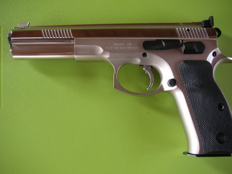 Hola,pongo fotos de mi cz 75 sport II tuneada. saludos 01