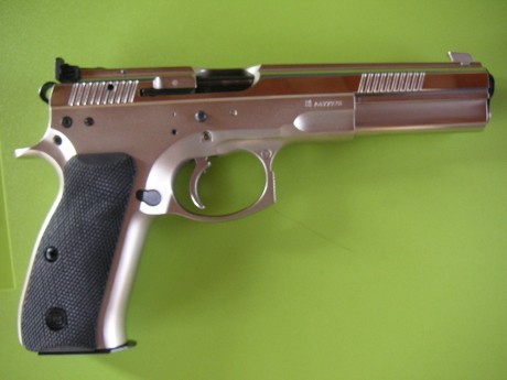 Hola,pongo fotos de mi cz 75 sport II tuneada. saludos 00