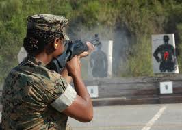 Queridos amigos, tengo una duda.

Como todos sabemos, hay escopetas semi-automaticas, automaticas, de 10