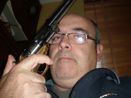  Ya que diversos foreros me han solicitado reabrir aquel viejo y exitoso hilo "Vernos las caras", 130